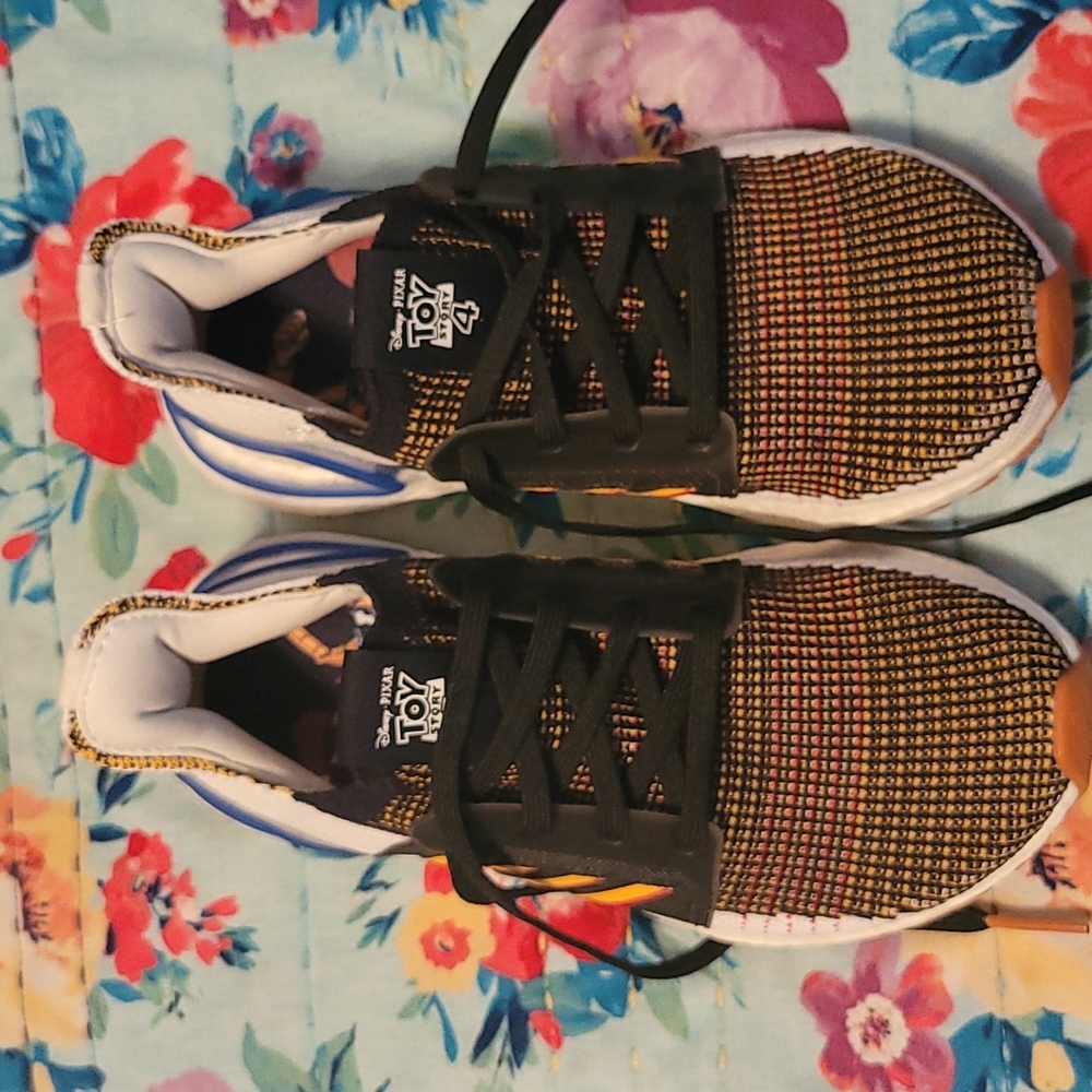 BOY'S ADIDAS X TOY STORY 4 SIZE 4